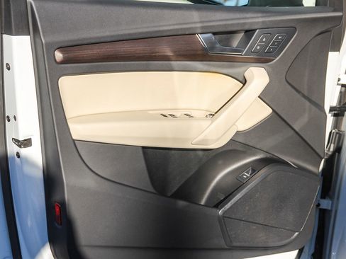 Used 2023 Audi Q5 2.0T Premium w/ Convenience Package image 19