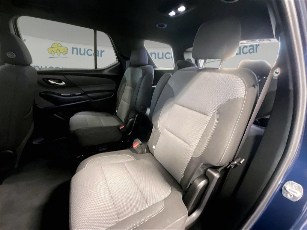 Used 2023 Chevrolet Traverse LT AWD/4WD image 15