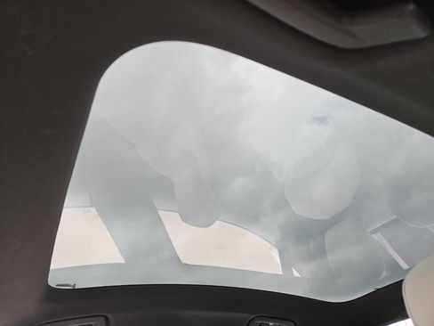 Used 2021 Porsche Taycan image 29