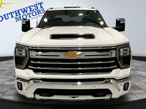 Used 2024 Chevrolet Silverado 3500 LTZ w/ LTZ Plus Package image 2
