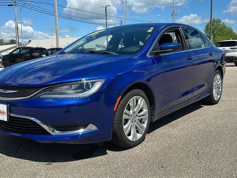 Used 2015 Chrysler 200 Limited w/ Convenience Group FWD image 3