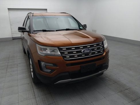Used 2017 Ford Explorer XLT FWD image 14