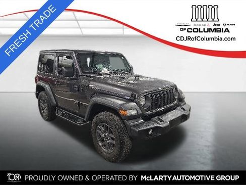 Used 2025 Jeep Wrangler Sport AWD/4WD image 1
