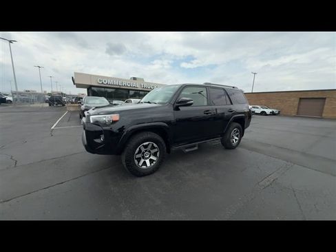 Used 2024 Toyota 4Runner TRD Off-Road Premium w/ Moonroof Package AWD/4WD image 4