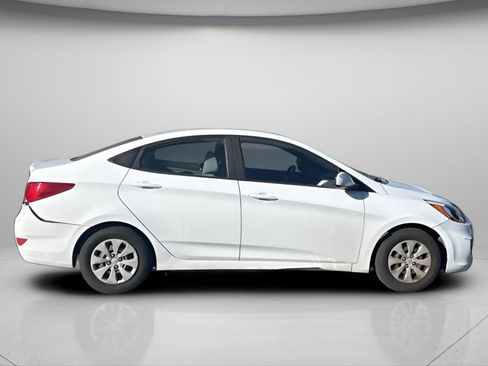 Used 2016 Hyundai Accent SE image 3