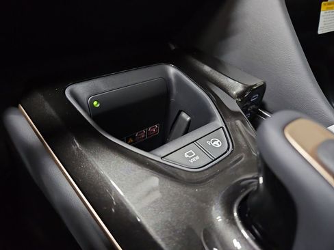 New 2026 Toyota Crown Platinum image 22