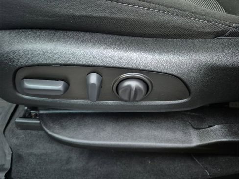 Used 2023 Chevrolet Traverse LT w/ LPO, Floor Liner Package image 19