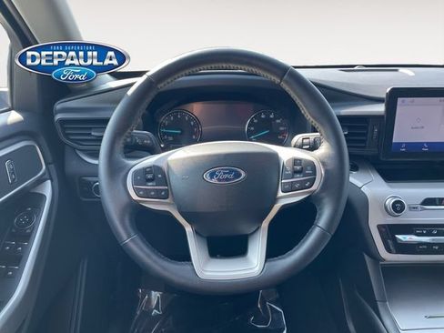 Used 2023 Ford Explorer XLT AWD/4WD image 15