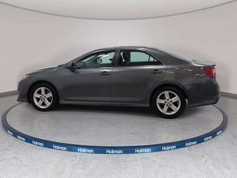 Used 2014 Toyota Camry SE FWD image 9