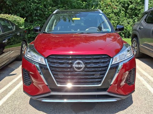 Used 2024 Nissan Kicks SV FWD image 2