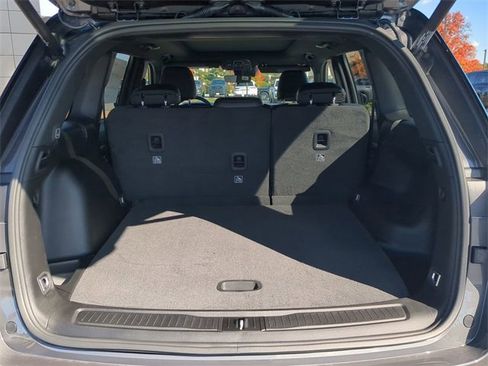 New 2025 Jeep Grand Cherokee Limited w/ Trailer Tow Package image 12