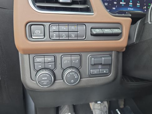 Used 2024 Chevrolet Tahoe High Country AWD/4WD image 24