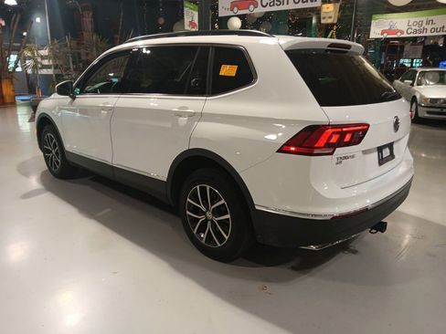 Used 2020 Volkswagen Tiguan SE w/ Panoramic Sunroof Package AWD/4WD image 8