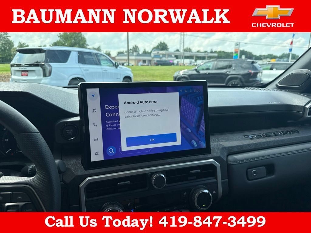 Used 2025 Toyota Tacoma Limited AWD/4WD image 33