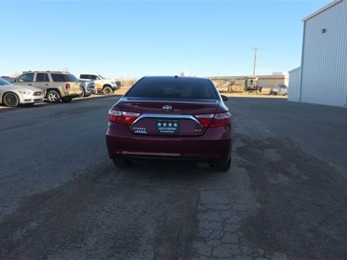 Used 2017 Toyota Camry XLE w/ Moonroof Package image 7