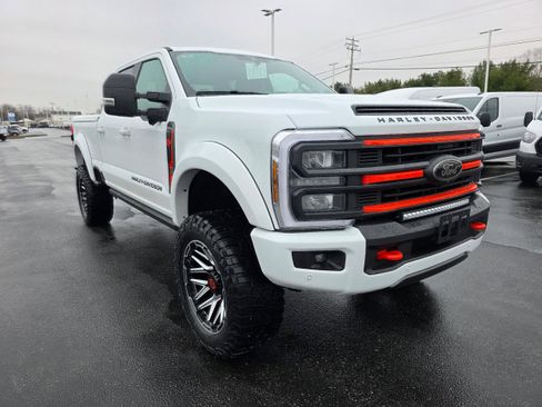 New 2026 Ford F250 Lariat w/ Black Appearance Package image 7