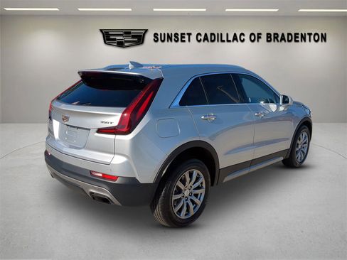 Used 2020 Cadillac XT4 Premium Luxury w/ Cold Weather Package image 4