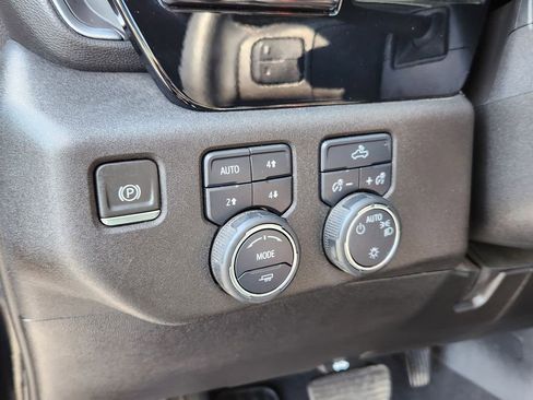 Used 2024 Chevrolet Silverado 1500 LT w/ Z71 Off-Road Package AWD/4WD image 21