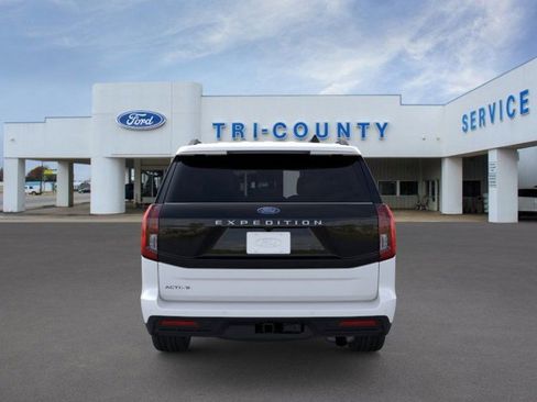 New 2025 Ford Expedition Active image 5