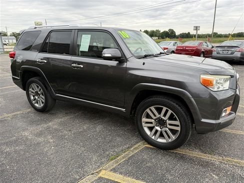 Used 2010 Toyota 4Runner Limited AWD/4WD image 3