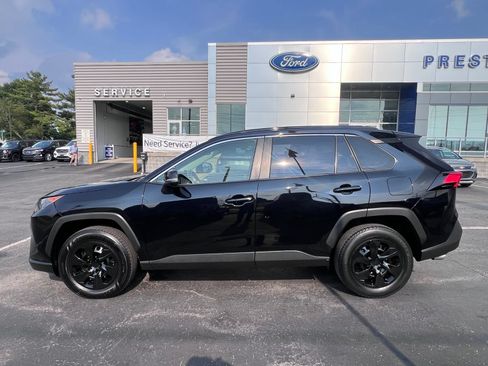 Used 2019 Toyota RAV4 LE w/ All Weather Liner Package AWD/4WD image 4