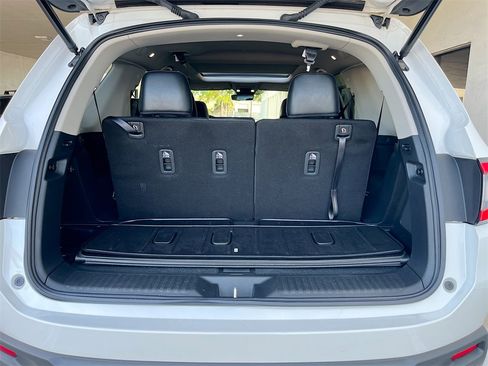Used 2024 Honda Pilot Touring image 25