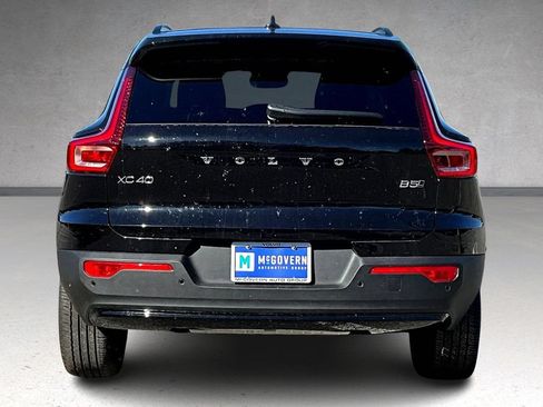 New 2026 Volvo XC40 B5 Plus w/ Protection Package Premier AWD/4WD image 4
