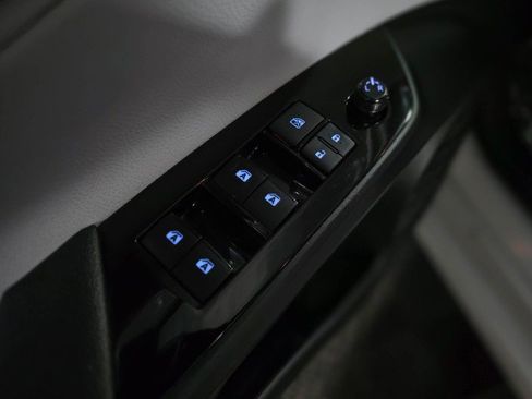 Used 2018 Toyota Prius Prime Advanced image 32