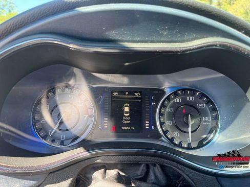Used 2015 Chrysler 200 S w/ Comfort Group image 13