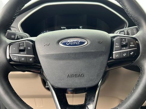 Used 2022 Ford Escape SEL FWD image 12