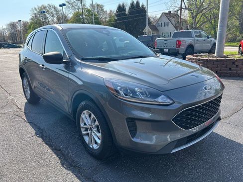 Used 2022 Ford Escape SE w/ Cold Weather Package AWD/4WD image 4