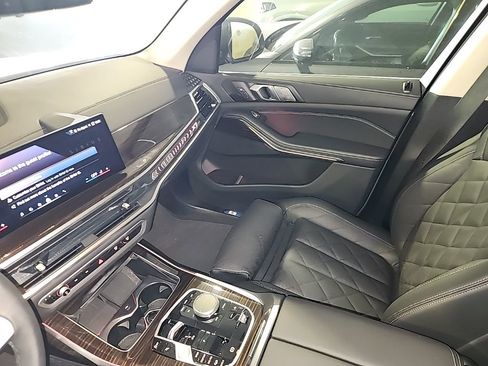 Used 2026 BMW X7 xDrive40i AWD/4WD image 5