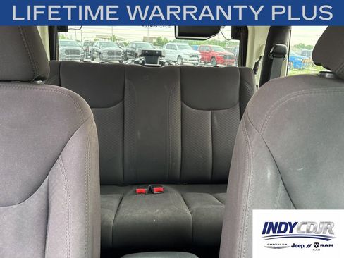 Used 2015 Jeep Wrangler Sport AWD/4WD image 13
