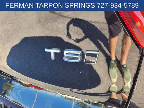 Used 2021 Volvo XC40 T5 Inscription image 15