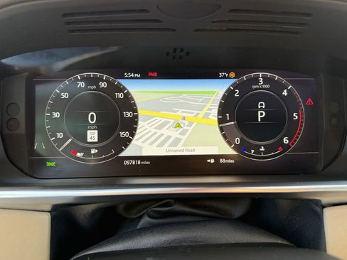 Used 2018 Land Rover Range Rover HSE image 40