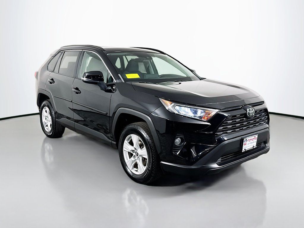 Used 2020 Toyota RAV4 XLE w/ Convenience Package AWD/4WD image 10