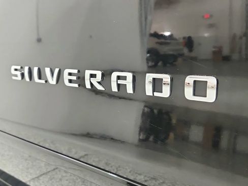 Used 2018 Chevrolet Silverado 1500 LT w/ All Star Edition image 17