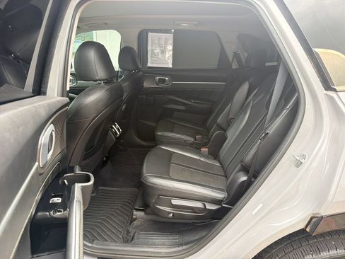 Used 2022 Kia Sorento SX AWD/4WD image 16