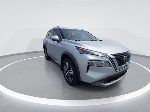 Used 2021 Nissan Rogue SL FWD image 2