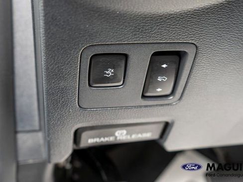 Used 2022 Ford F250 Lariat w/ Black Appearance Package AWD/4WD image 22
