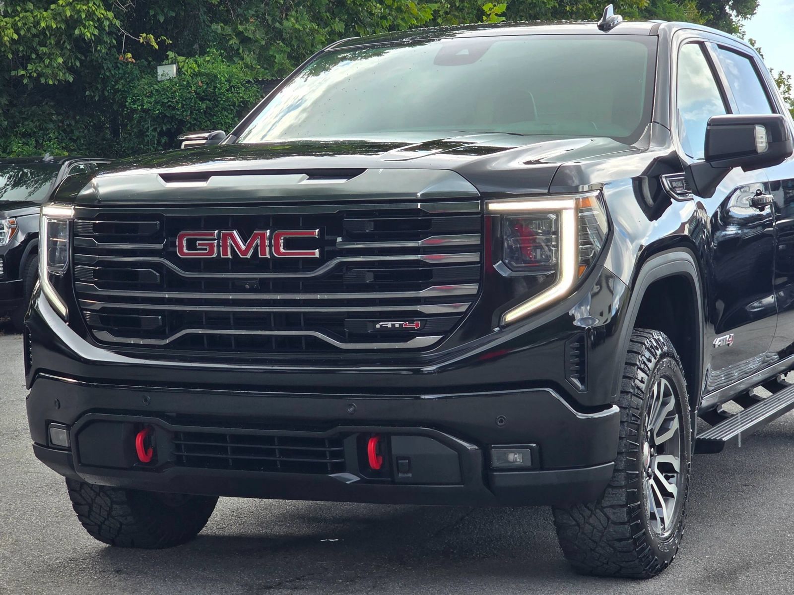 Used 2023 GMC Sierra 1500 AT4 AWD/4WD image 2