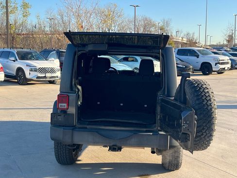 Used 2018 Jeep Wrangler Unlimited Sport S image 15