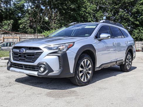Used 2025 Subaru Outback Touring XT AWD/4WD image 3