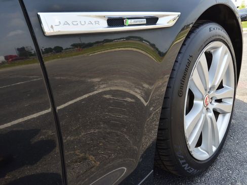 Used 2016 Jaguar XJ R-Sport image 50