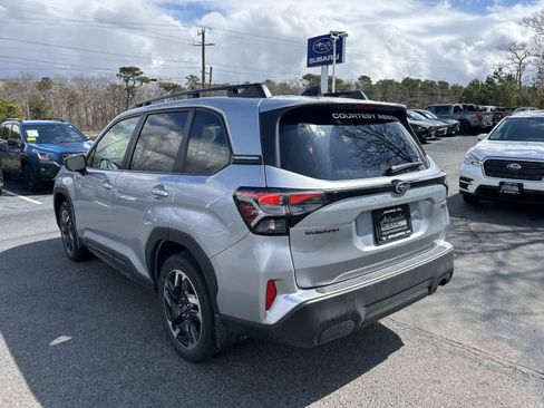 Used 2025 Subaru Forester Premium AWD/4WD image 5