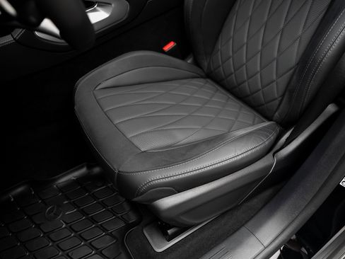 Used 2025 Mercedes-Benz GLS 63 AMG 4MATIC image 71