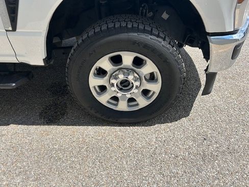 Used 2024 Ford F250 XLT AWD/4WD image 5