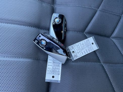 Certified 2023 BMW 740i image 34