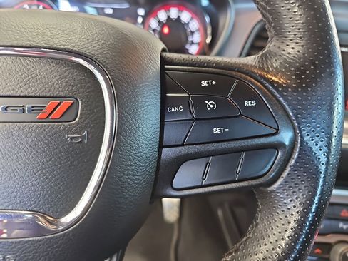 Used 2022 Dodge Challenger SXT w/ Driver Convenience Group RWD image 18