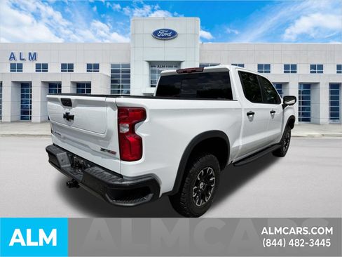 Used 2022 Chevrolet Silverado 1500 ZR2 w/ Technology Package AWD/4WD image 8